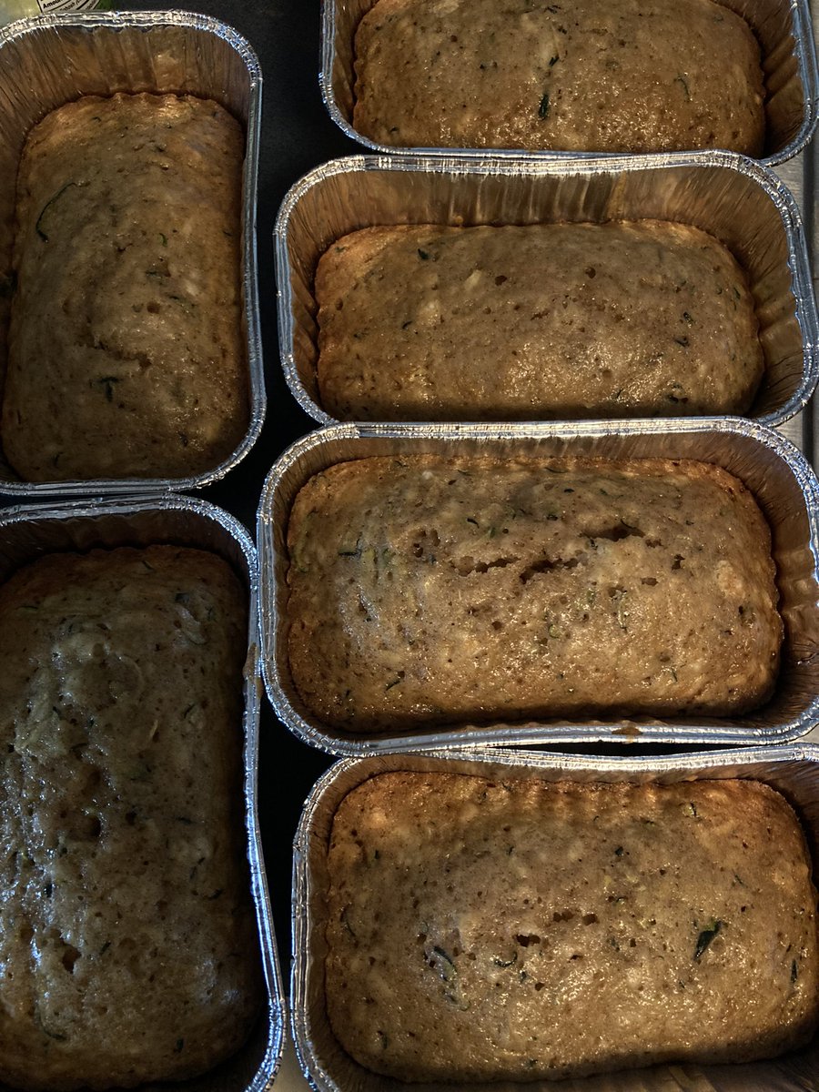 arcampbell72's tweet photo. Finally got around to making homemade zucchini bread. 12 loaves made, only 4 left after sharing w my neighbors. #waytodoit #moretocome https://t.co/VlPy27fQ6Q