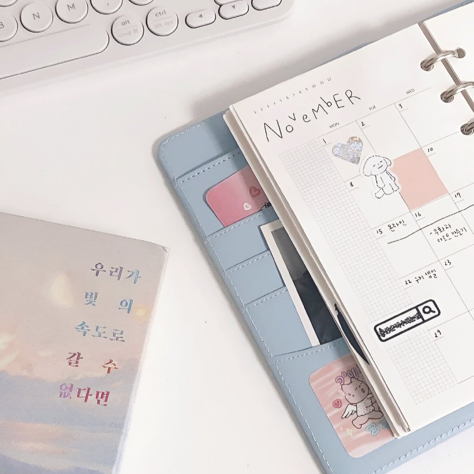 haeflmz's tweet photo. #studytwt 
youtubers reco for students who wants to romanticize school.

🩰 a thread : https://t.co/NUepQIirOP