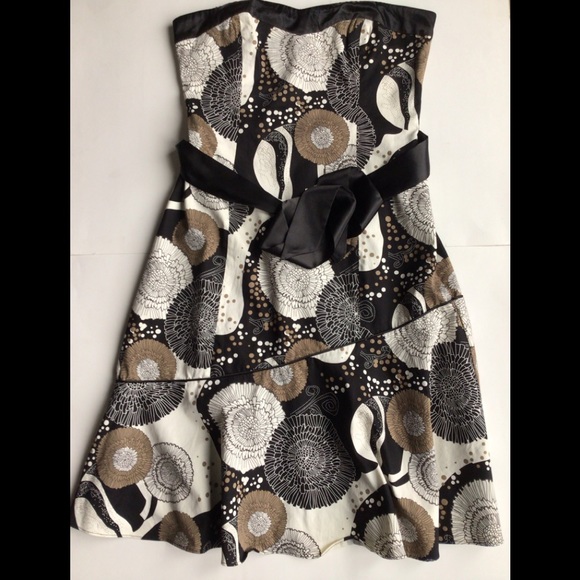 magsdabomb's tweet photo. So good I had to share! Check out all the items I'm loving on @Poshmarkapp #poshmark #fashion #style #shopmycloset #strellson #rwco #vintage: https://t.co/iGB6k5pr0A https://t.co/ntWpqvnNsQ