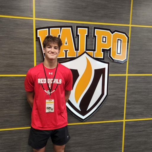 Thanks <a href="/valpoufootball/">Valpo Football</a> for having me on a game day visit. Loved hearing from the coaching staff what Valpo football is all about. Exciting game and great way to start the season. <a href="/CoachYoniOffit/">Yoni Offit</a> <a href="/HCRedDevilFB/">Hinsdale Central Red Devil Football</a> @EFTfootball @Rivals_Clint <a href="/EDGYTIMM/">EDGY TIM</a>