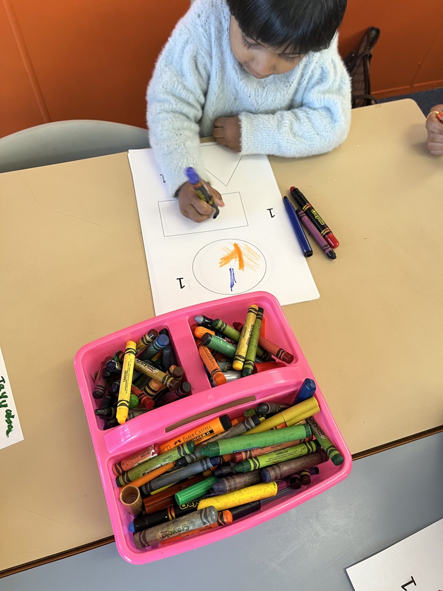 At our Harmony House playgroup today, children loved making their hand print and learnt three shapes along with the number 1