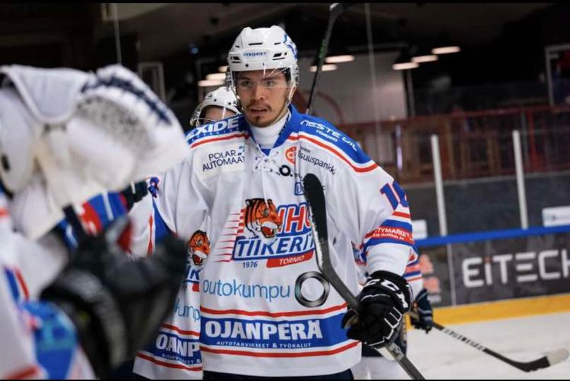 GMHLWest's tweet photo. 2021-2022 Edson Eagles Captain Ilias Okemow just scored his first career professional goal in his first career professional game for TIHC TIIKERIT Divisioona ii in Finland! Keep it going Oke! We are all rooting for you!! https://t.co/Jq0ukbYS1D