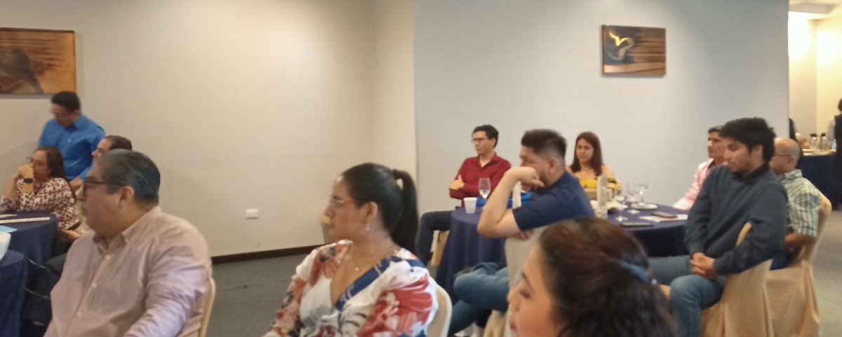 EduJavierSO's tweet photo. Cumpliendo etapas, planes y sueños... Misión y visión, claves.
Gracias equipo, gracias familia. https://t.co/0spdxD16HT