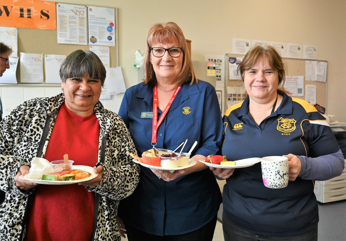 GoulburnHigh's tweet photo. This morning we held a morning tea for SASS Appreciation Week.
Thank you to all our amazing SASS staff for the hard work you do. 
#GHS #LoveWhereYouLearn https://t.co/1MFvDzG79e