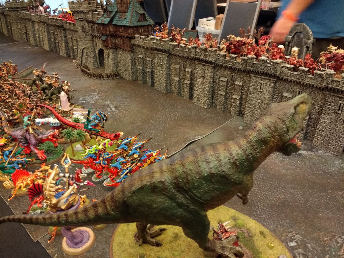 wearetheneon's tweet photo. More pictures of the siege of Ironhold at the @NOVAOpen #ageofsigmar Grand #Narrative.

Be'lakor still holds the fortress, in the Ghurian peninsula of Gork's Grin.
https://t.co/BRn4ANYu7C
Amazing shared gaming &amp; hobby experience, unforgettable.
#WarhammerCommunity
@WarComTeam
Pt1 https://t.co/4i12gtYXnB