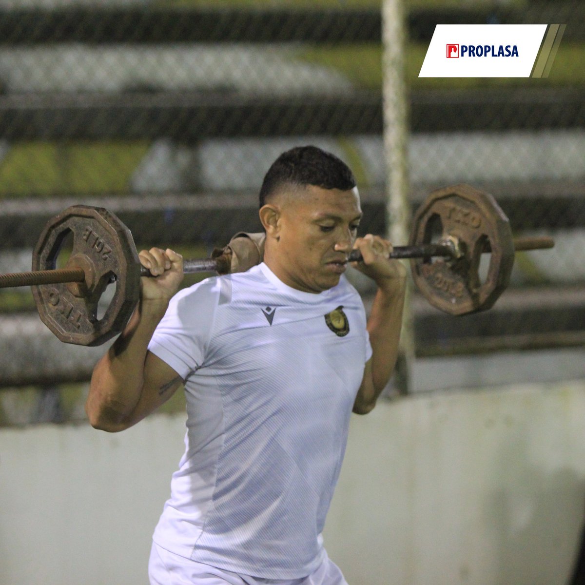 Diriangen_FC's tweet photo. 📸 Antes que acabe el día les dejamos postales de nuestro entreno de esta tarde en casa 🏟.
👉 Presentada por #Proplasa.
#JuntosPorLaHistoria #VamosCaciques https://t.co/q90zfNM1Wi