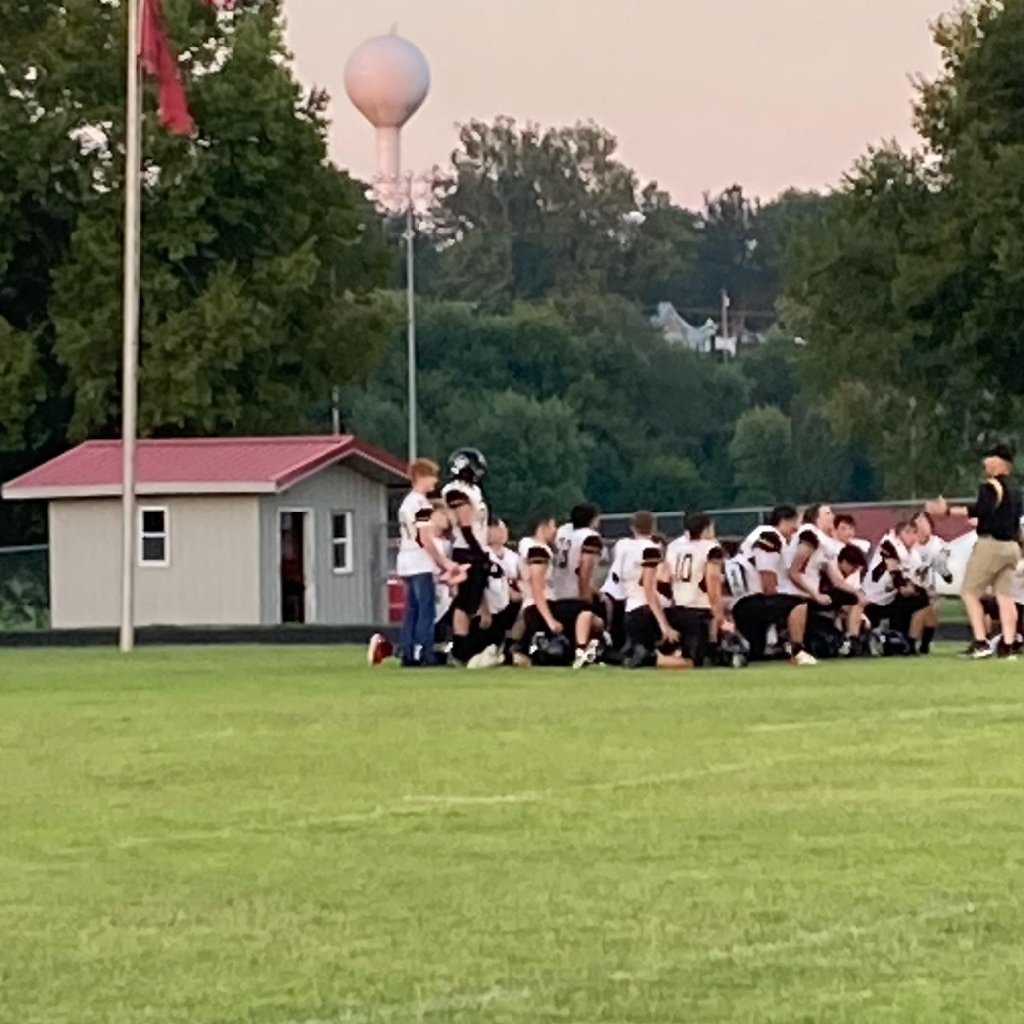 PHR6Schools's tweet photo. PHR6 JV Football takes the win over Ash Grove tonight 16-0! https://t.co/3pswKb7kgw