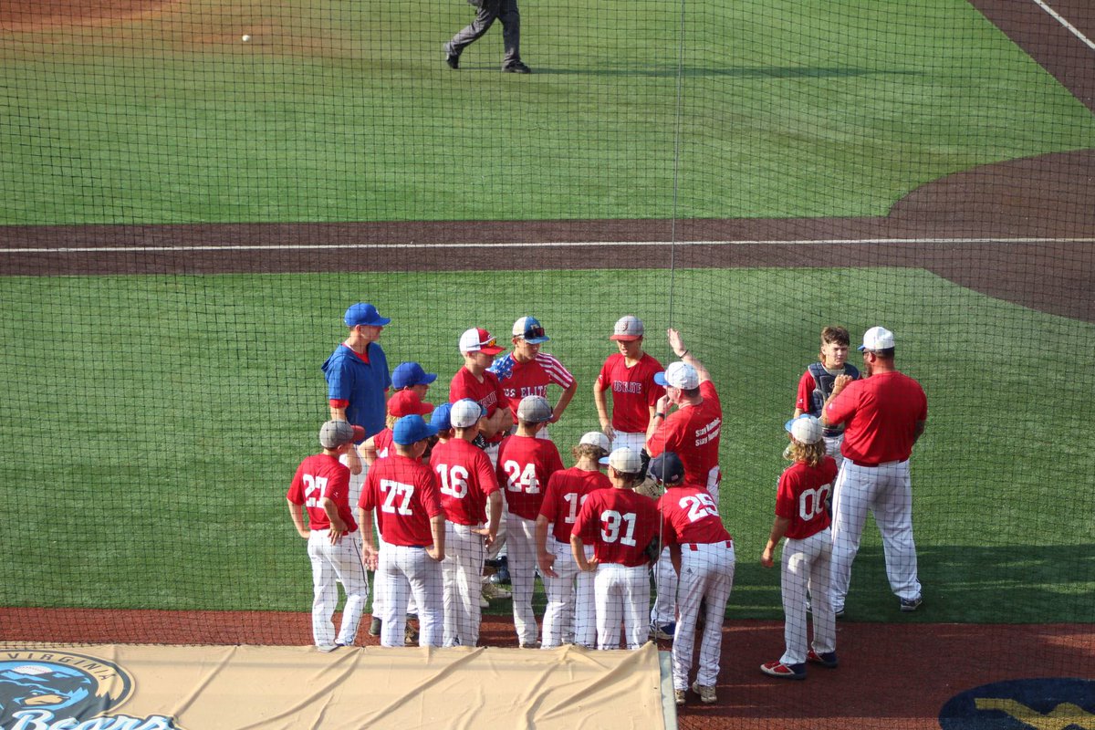 Adam Loucks tweet media