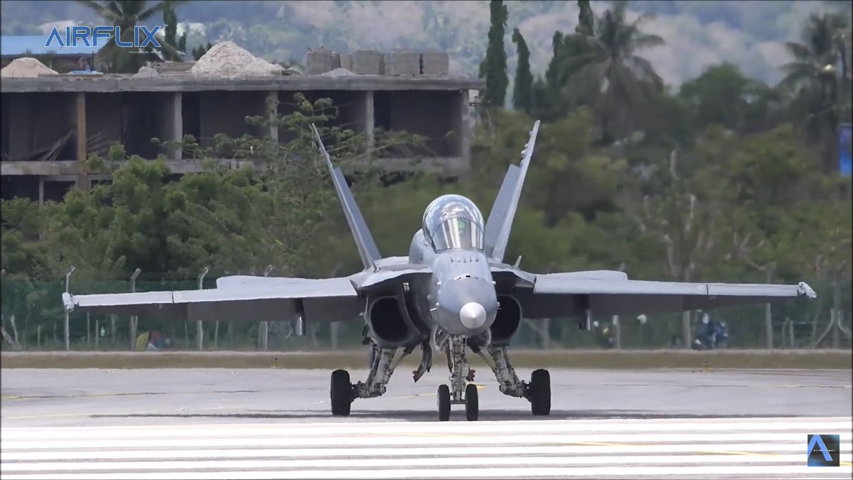 asln_tv's tweet photo. Royal Malaysian Air Force FA-18 at LIMA Airshow 2017 | Day 2 
Watch here: https://t.co/mLVLO4TcQS
-
Visit our website: https://t.co/cah4Se8bwJ
#asln #airflix #LIMA2017 #airshow #malaysia #flyingdisplays #royalmalaysianairforce #FA18 #exclusive #aircraft #aviation #aircraftlovers https://t.co/HlrXSu4xkm