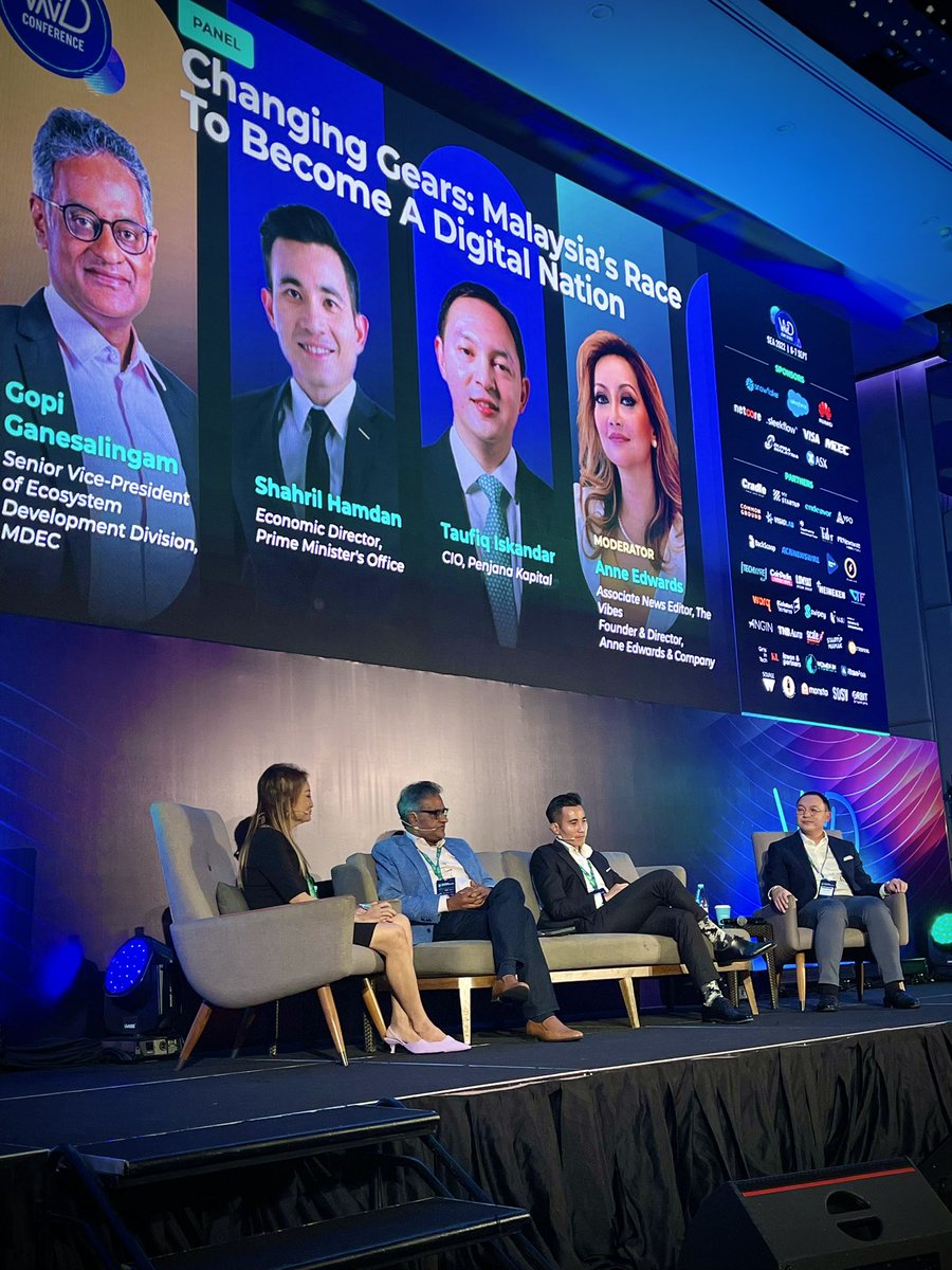 hollarabbitmac's tweet photo. The brightest on the stage @GopiAtMDEC @ShahrilHamdan @taufiqiskandar @weRwilddigital #wilddigital https://t.co/SHnQ0sBBiR