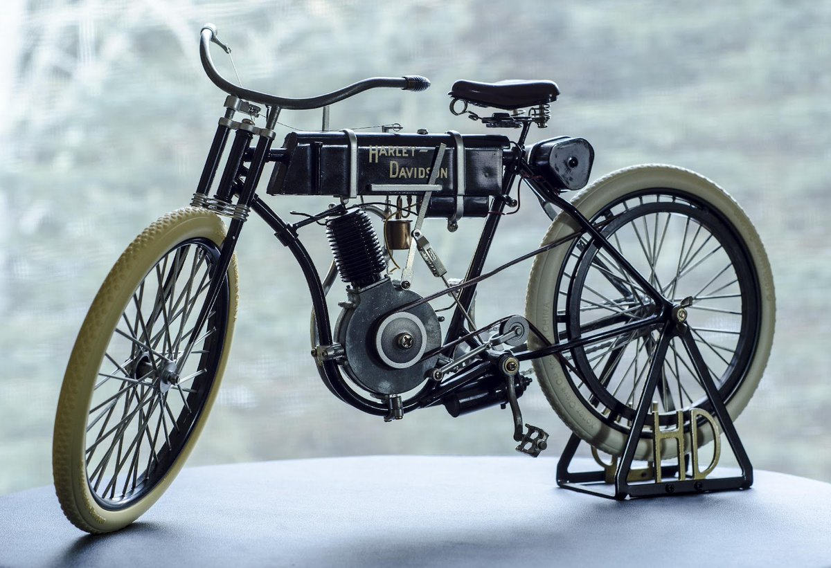 lemiride's tweet photo. Did You Know? 💡

The first-ever Harley Davidson motorcycle only went 40km/h. 

Invented by William S. Harley, Arthur Davidson, the first “real” Harley-Davidson motorcycle was completed in 1904! 

#DidYouKnow #dyk #TuesdayTrivia https://t.co/1zlEbyZrzq