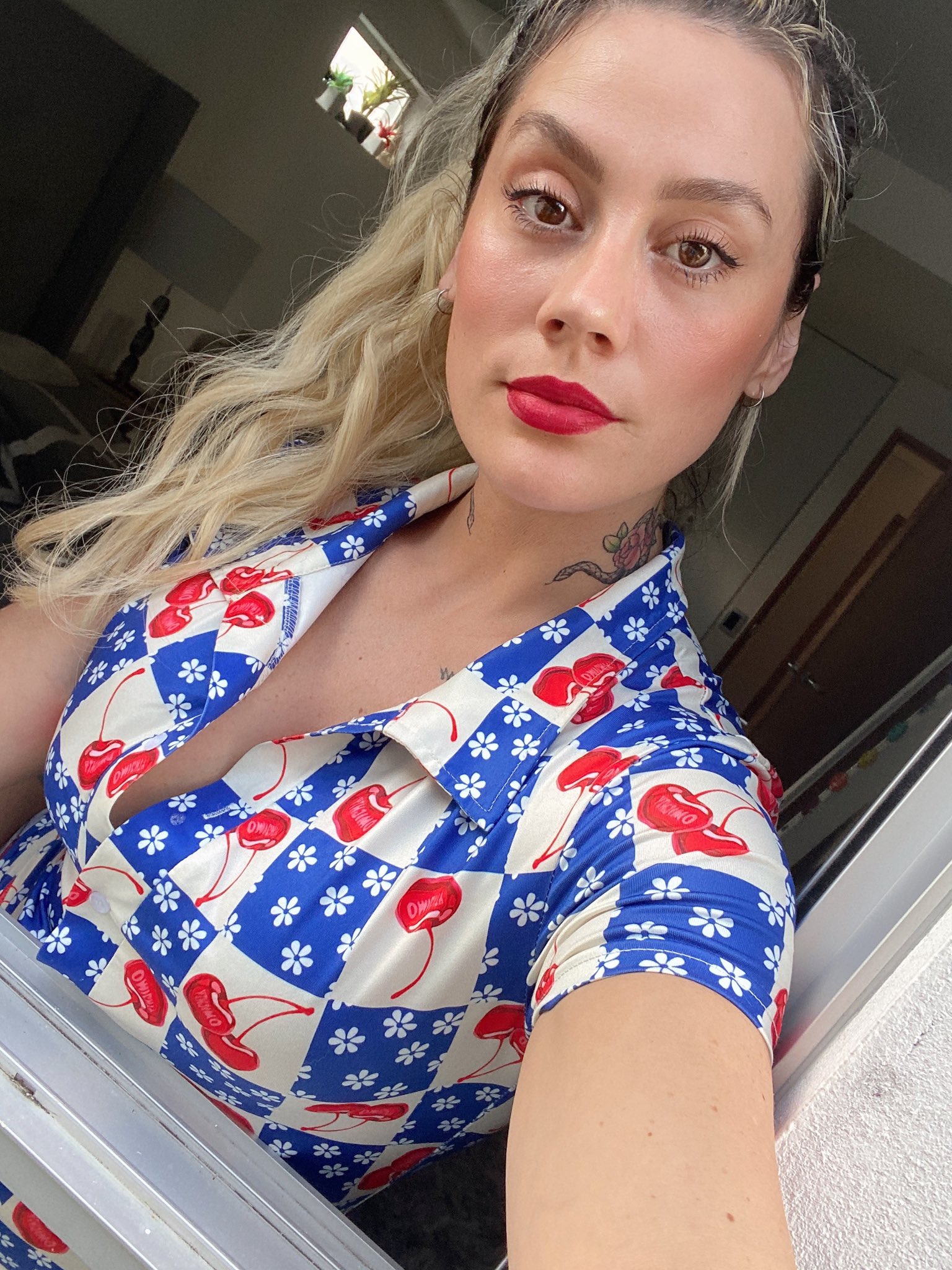 😝🍒 https://t.co/ikfnwOp43E