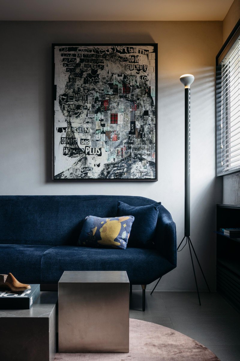 DesignAnthology's tweet photo. INTERIORS / Designer Joey Khu has taken a light and shiny approach to this Singapore apartment, with cement and steel backgrounding statement pieces and splashes of colour https://t.co/TVML2vZWEp

#designanthology #singapore #apartment #statement #colour #studio #designinasia https://t.co/MGhgRUkA4A