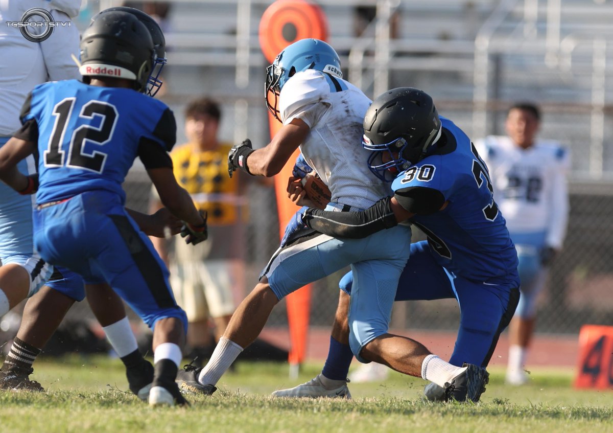 tgsportsusa's tweet photo. Will the (2-0) L.A. Jordan Bulldogs #30 Zaine Ramadan (ILB) be able to keep the
(3-0) Gardena Panthers from getting into the endzone this Friday? Photo by Darwin Walker/TGSportstv1. #zaineramadan #lajordan #jordanbulldogs #lajordanbulldogs #tgsportsusa #tgsportstv1 https://t.co/vXlUcaDxle