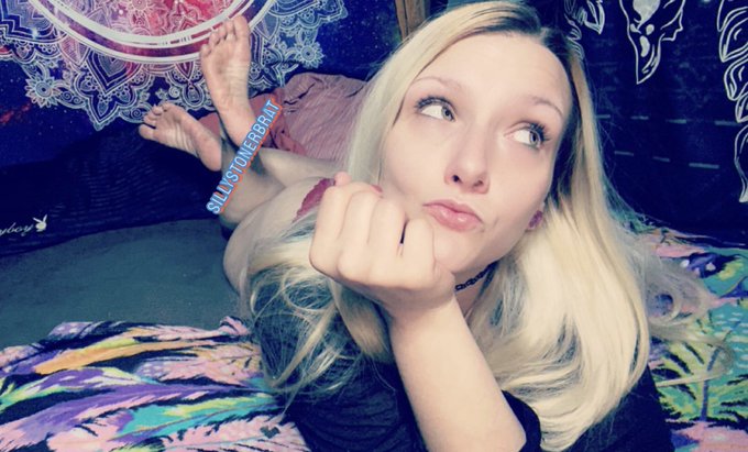 🖤Miss Angeline🖤 - Send gift cards for shoes 😝 bratintheclouds@gmail.com • findom #feetsub #feetworshi̇p #footfindom • https://t.co/NTDMb7o0sU