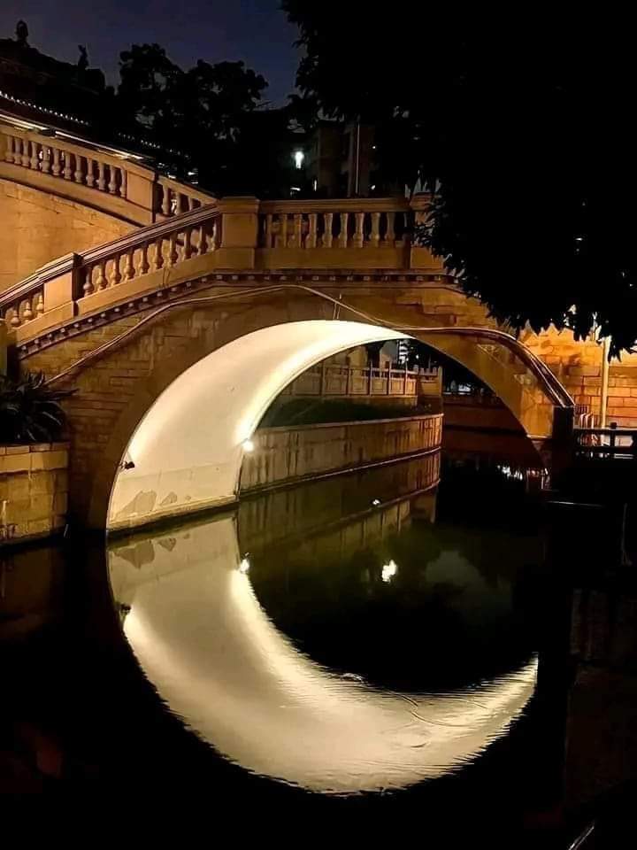 motreras's tweet photo. Para el mas amante de la luna @LucianoPereyra https://t.co/Ewv9KbqpiC