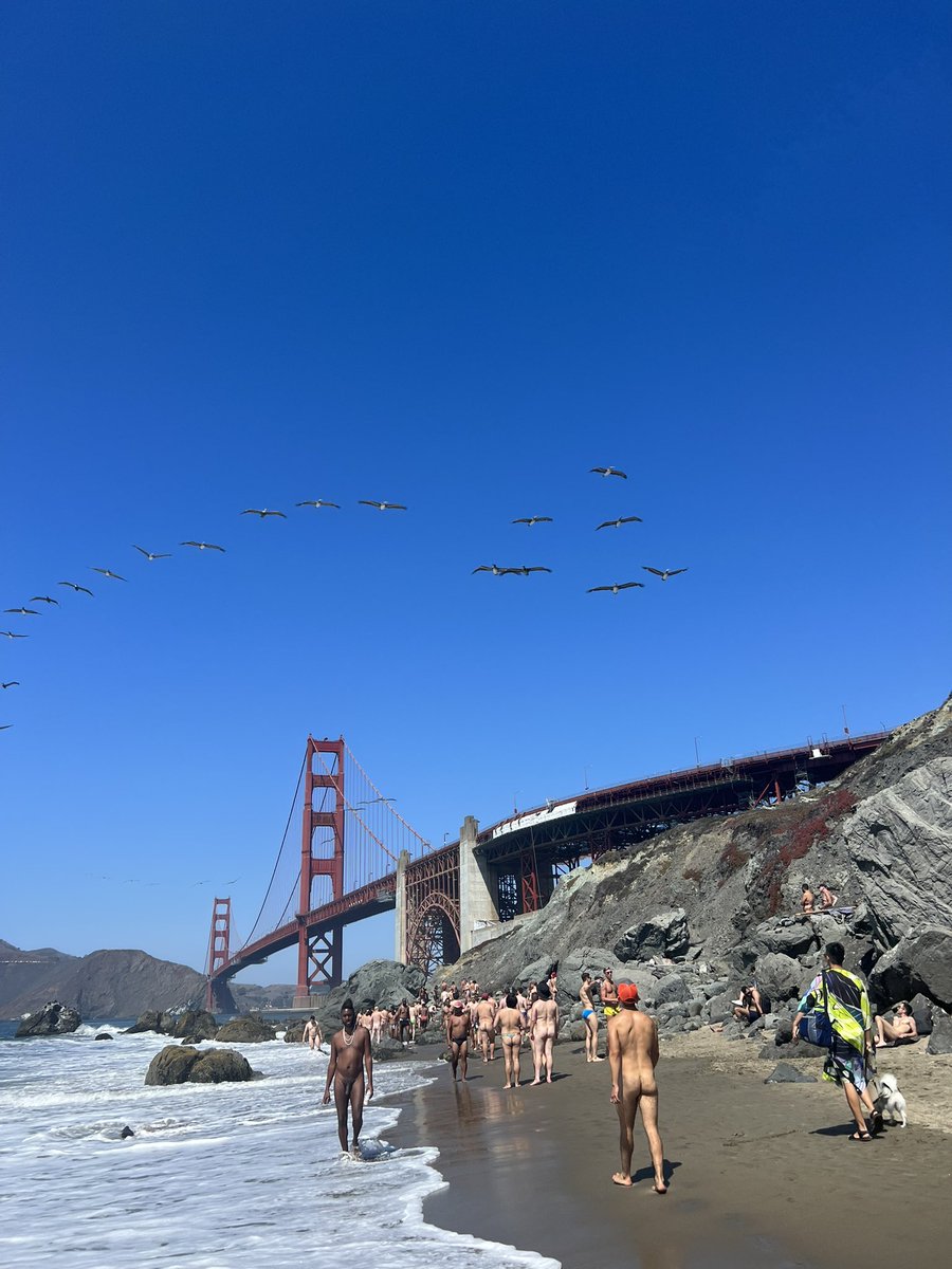 Malchik31234's tweet photo. An amazing day! #Nudity #Marshalls #SePasaBueno #SF #GoldenGate https://t.co/A5MJxwGD6a