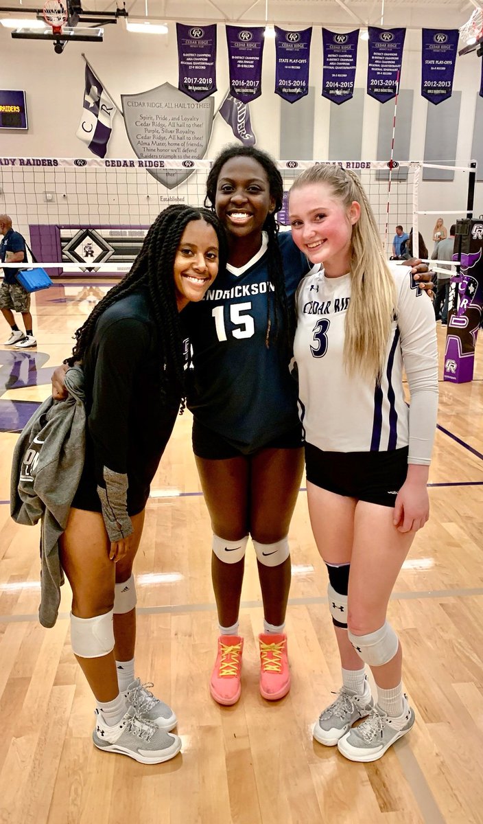 EmmaPatmon's tweet photo. 💙💙💙 @KyraDove2 @Morgan_awarr 
@rileycoxvb 
@atxskylinejrs https://t.co/A10daNlgzf