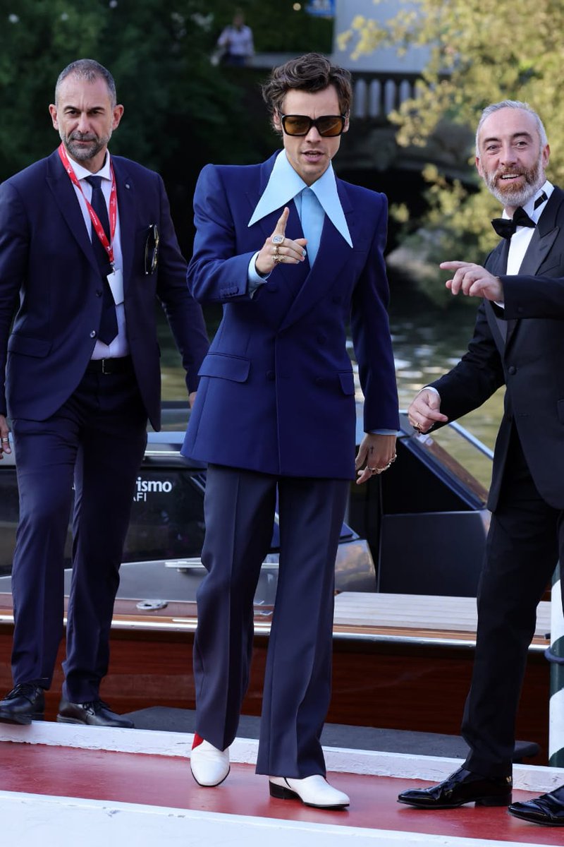 harrycolmedia's tweet photo. 📸 | Más fotos de Harry hoy en la alfombra roja de 'Don't Worry Darling'
Vía: ©️ owners
#Venezia79 #DWD #DontWorryDarling #PremierDWD https://t.co/VPXyo8QqLh