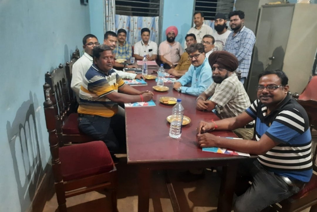 OASME_Odisha's tweet photo. Secy-Gen @SwainSatwik met the executive committee of Rourkela Chapter.He presented the Souvenir to President Mr.Rajat Pattnaik. He suggested strengthening the chapter.He thanked the chapter for their support in making #ProPackOdisha Sucessful.
@MsmeDepartment
@DipaSundergarh https://t.co/L6dGyqRtVL