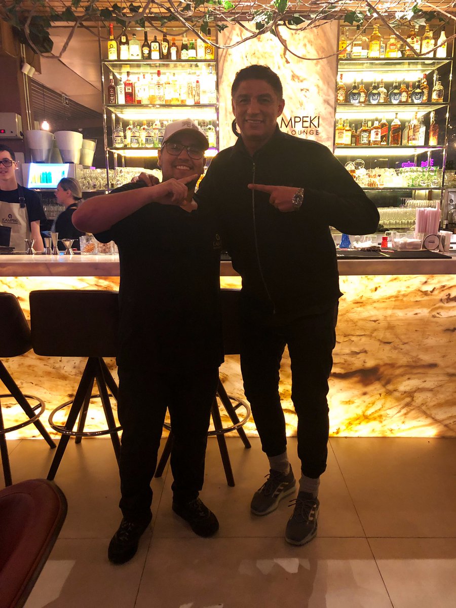 perskeluhan's tweet photo. Que experiência do caralho que tá sendo trabalhar onde eu trabalho, conhecer referências minhas tanto do esporte como do mundo digital não se paga! https://t.co/nBn6GWhaJw