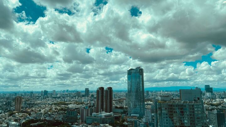 ryokatanuma's tweet photo. 今日の空は、地球！って感じです https://t.co/qTPlyszQJ1