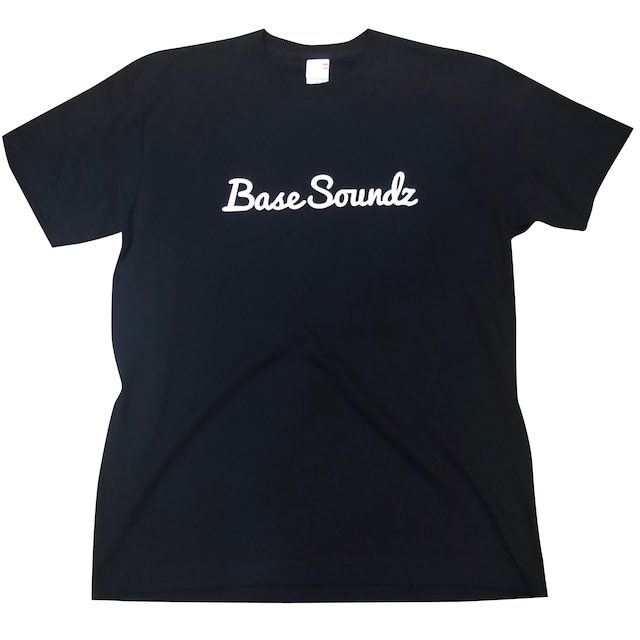 BASE43460594's tweet photo. 黒のSサイズなら1点在庫ございます！
運命感じた方は是非！
POPY OILデザインによるFREEZ×NARISK-It's Tough Being a ManのTシャツです。 BASE限定販売。 表面にBASE SOUNDZロゴ、裏面にアルバムのデザインがプリントされています。

https://t.co/97dDRiPe0B https://t.co/sz6atbXZD5
