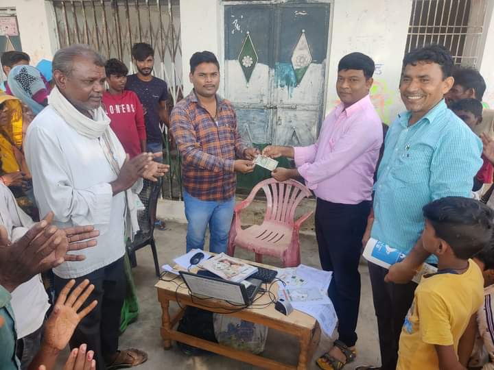 MGGSKVSSMP's tweet image. #महात्मा_गाँधी_ग्राम_सेवा_केन्द्र परियोजना को पूर्ण रूप से संचालित करो जिससे लोगों को शहर तक नहीं जाना पड़े सभी सेवाएं गाँव में मिल सके @CMMadhyaPradeshजी 2 बर्ष से पंचायतों में कंप्यूटर ऑपरेटर का कार्य कर रहे है बिना मानदेय के कैसे परिवार का भरण-पोषण होगा @narendramodi @mp2csc