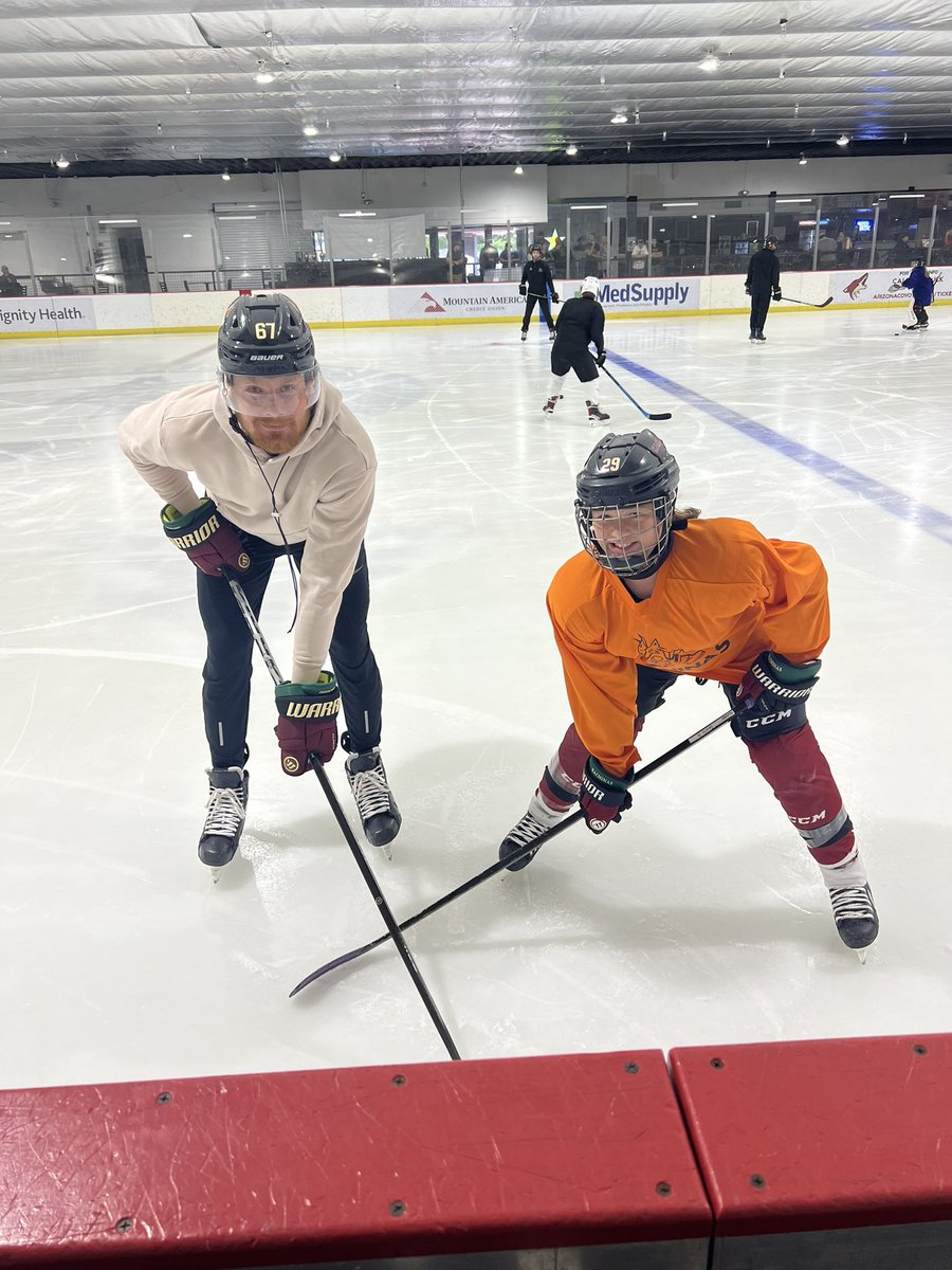 rttravis's tweet photo. What an awesome night at @arizonakachinas practice! @LawCrouse was gracious enough to spend his Labor Day evening helping guest coach Lena and her team. Huge thanks to Lawson and @clairestewartt for being some of the biggest supporters of both Lena and girls hockey in AZ!! https://t.co/Qv4Z1eqiY9