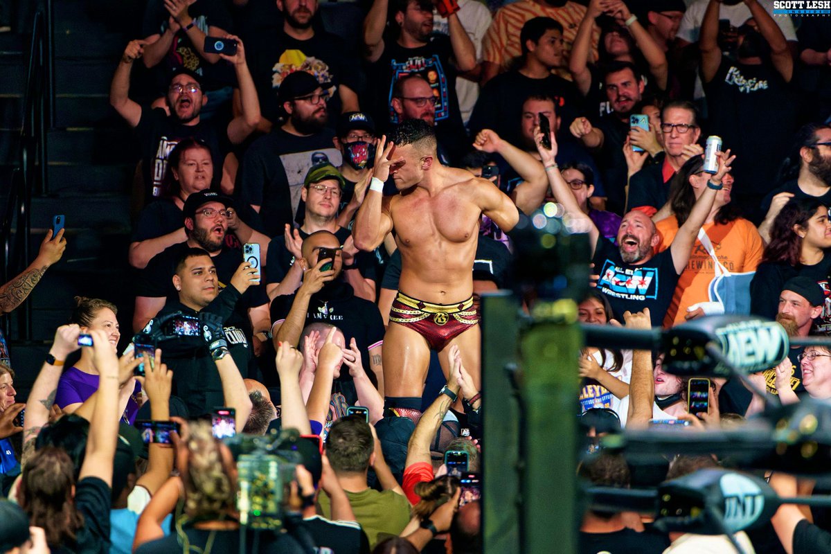 Estiloso 🥰 La Futura 🥰 La Consecuncia 🥰 Tech Daddy 🥰 Spanish Lover Boy 🥰

📸: @Halmyheart97 😘