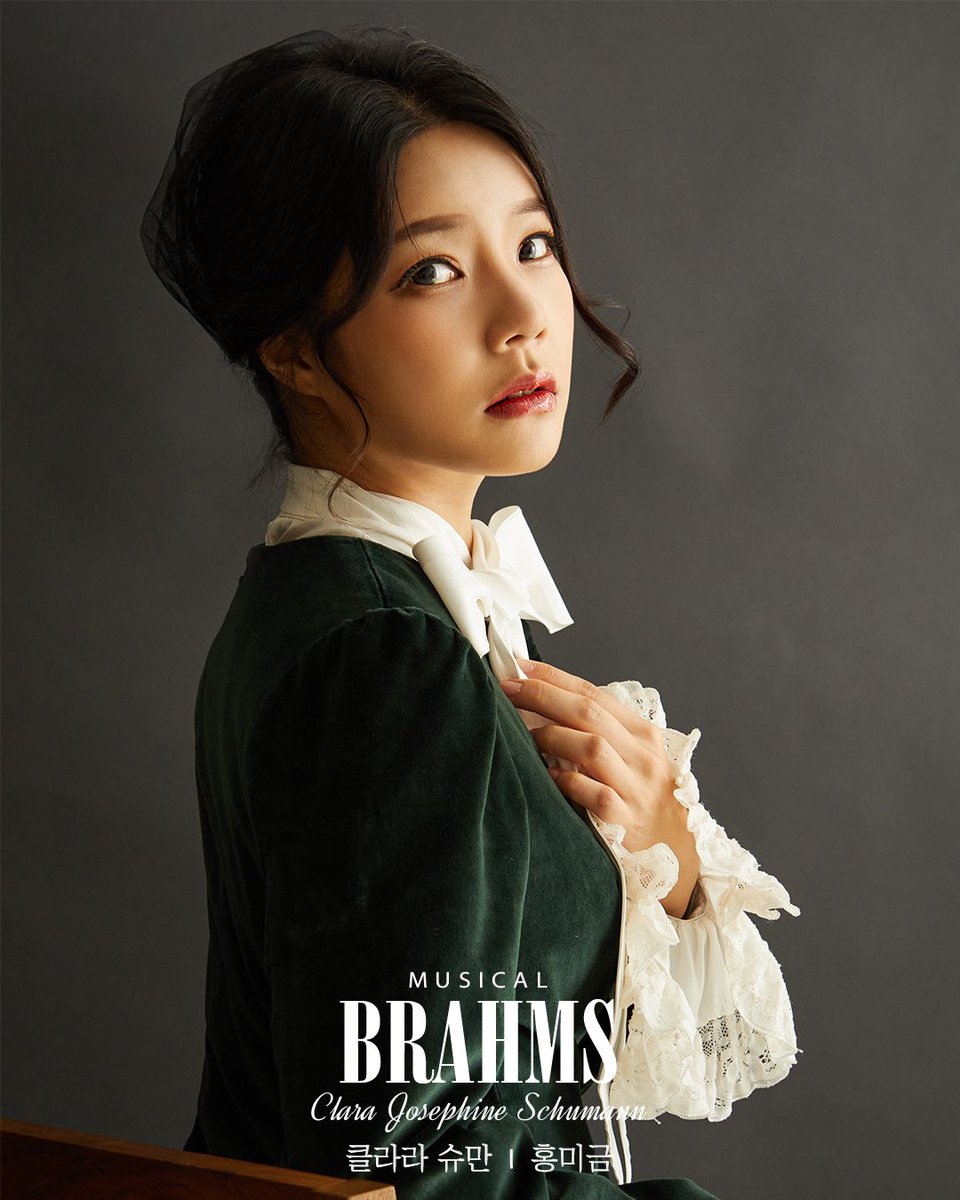 musical_brahms's tweet photo. 뮤지컬 < 𝐁𝐑𝐀𝐇𝐌𝐒 >
🎼 #프로필 사진 공개 

클라라 슈만 役 / 박혜민, 홍미금

“ 수 많은 길 중에 내가 선택한 사람. 클라라 슈만이라는 이름에 나는 후회 없어. ”

📝 RT이벤트
리트윗하면 프로필 공개 게���물당 추첨을 통해 뮤지컬 '브람스' 초대권 증정 (1인 2매)

[1/2] https://t.co/Sfrz4P828R
