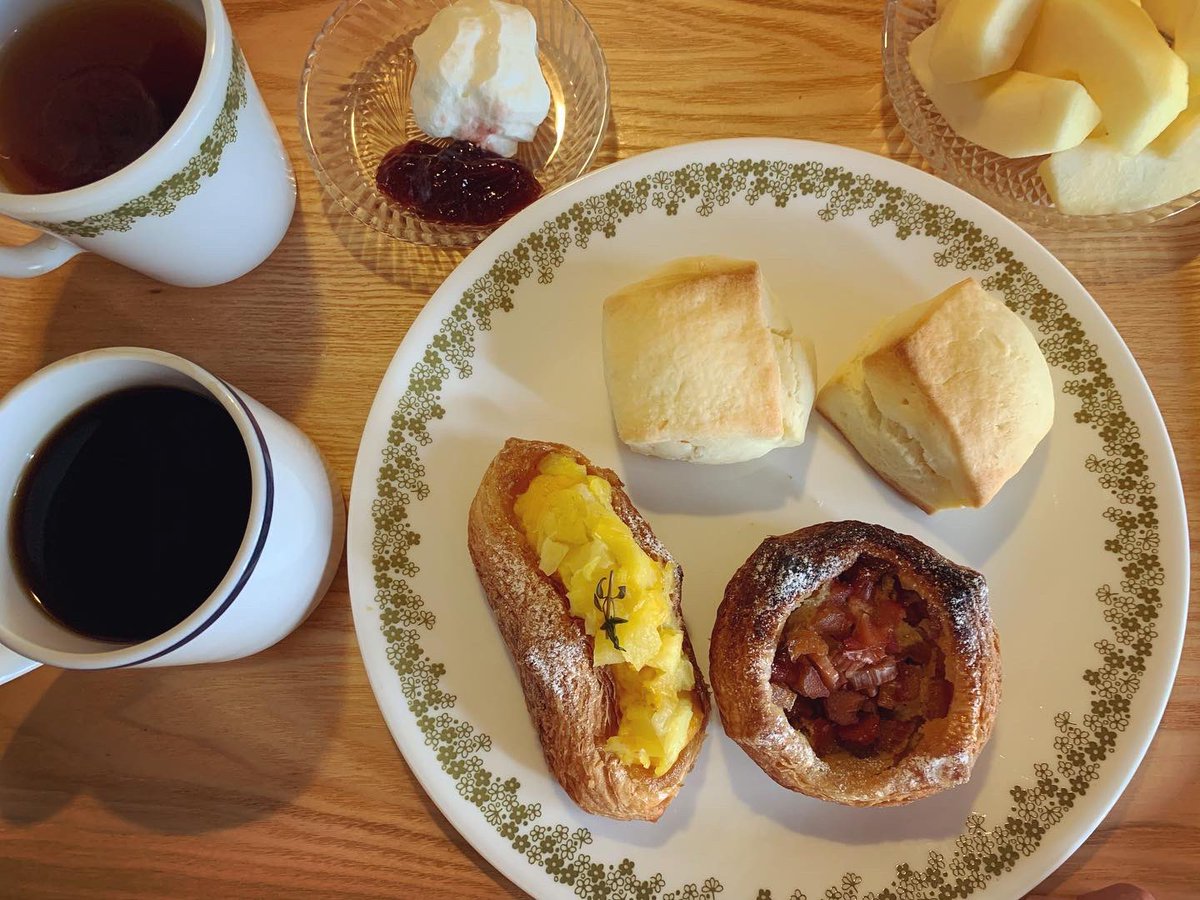 palkinoko's tweet photo. 今日の朝ごはん＊ユヌクレ(@uneclef )スペシャル！絶品のデニッシュと、サクふわの大好きなプレーンスコーン！幸せ過ぎる😭今日も１日頑張りまーす💪
#おうちごはん
#朝ごはん
#ユヌクレ
#uneclef https://t.co/MaY0io13u7