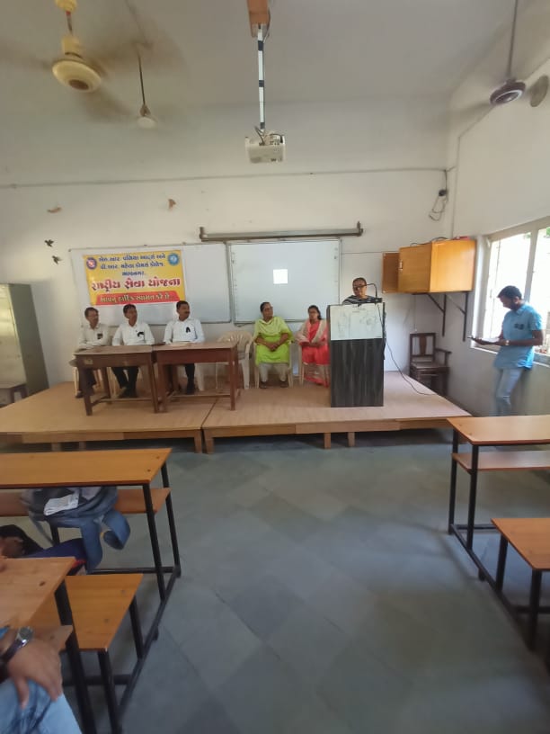 NSSVAMCC15's tweet photo. શિક્ષક દિવસ ની ઉજવણી ૦૫/૦૯/૨૦૨૨ @nssmkbu @nssgujarat @_NSSIndia @YASMinistry https://t.co/ipc9y4AUIS