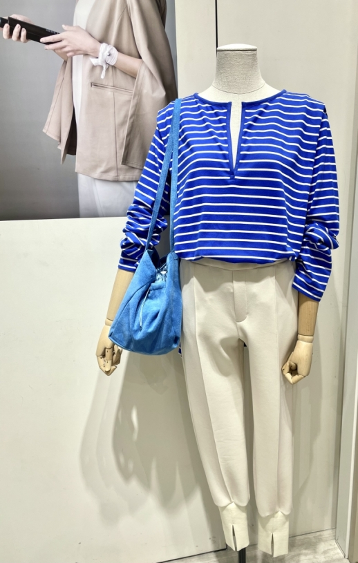 ShinQs_SBY's tweet photo. 【2F イベントステージ2】
自分らしく心地よい生活を求める人へ
〈#ONEME〉POP UP SHOP
「服、髪、肌」をキーワードにし
日本の技や素材を生かした洋服やアクセサリー、
インナーウェアなどを展開しています🌿
~9/14(水)まで🤍
#ShinQs
https://t.co/ryoT1TRvss https://t.co/hrqOwsrpRp