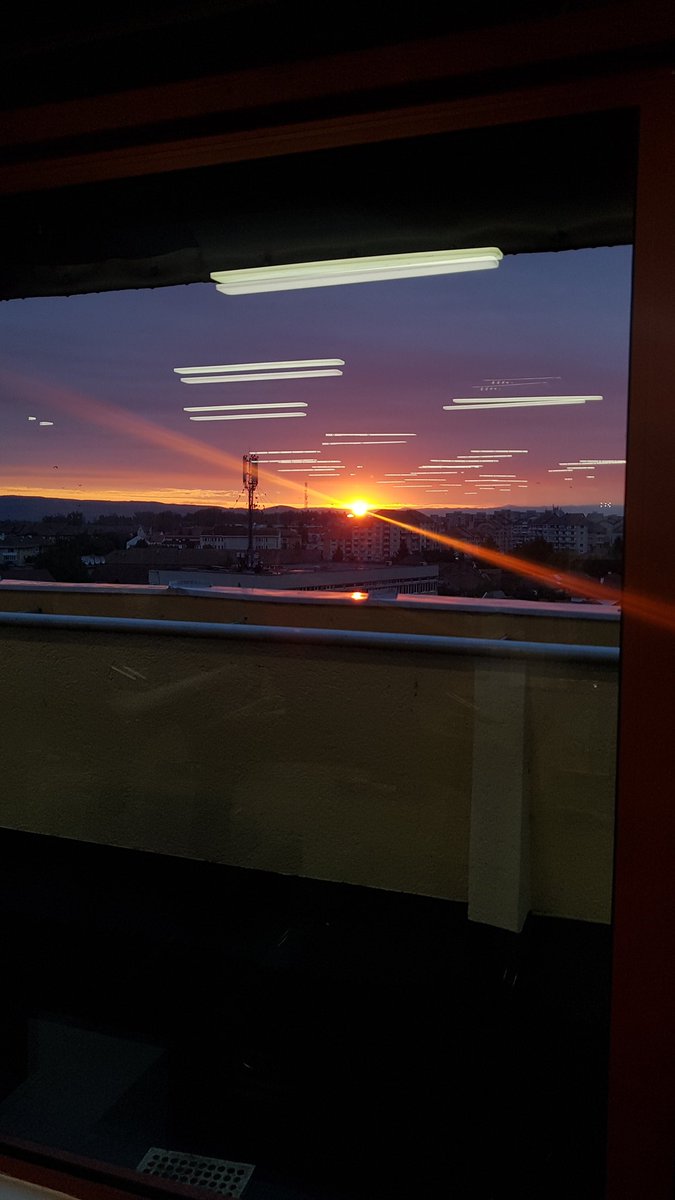 s_lev122's tweet photo. Good morning! 
Sunrise view from gym #gym #wotkout #sunrise https://t.co/cryQcdc0P7