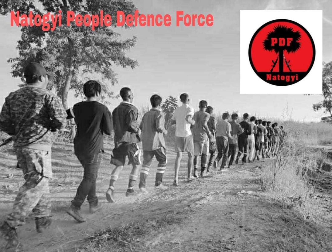နွားထိုးကြီးမြို့နယ် ဝက်လူးရွာ၌ တပ်စွဲထားသည့် စစ်ကောင်စီတပ် လက်နက်ကြီးဖြင့် ပစ်ခတ်ခံရ  ၃ ဦးသေဆုံး

facebook.com/MizzimaDaily/p…

#Mizzima
#တောကျီးကန်းစစ်ဆင်ရေး
#NatogyiPDF #မြင်းခြံခရိုင်
#မန္တလေးတိုင်း #စစ်ကောင်စီတပ်