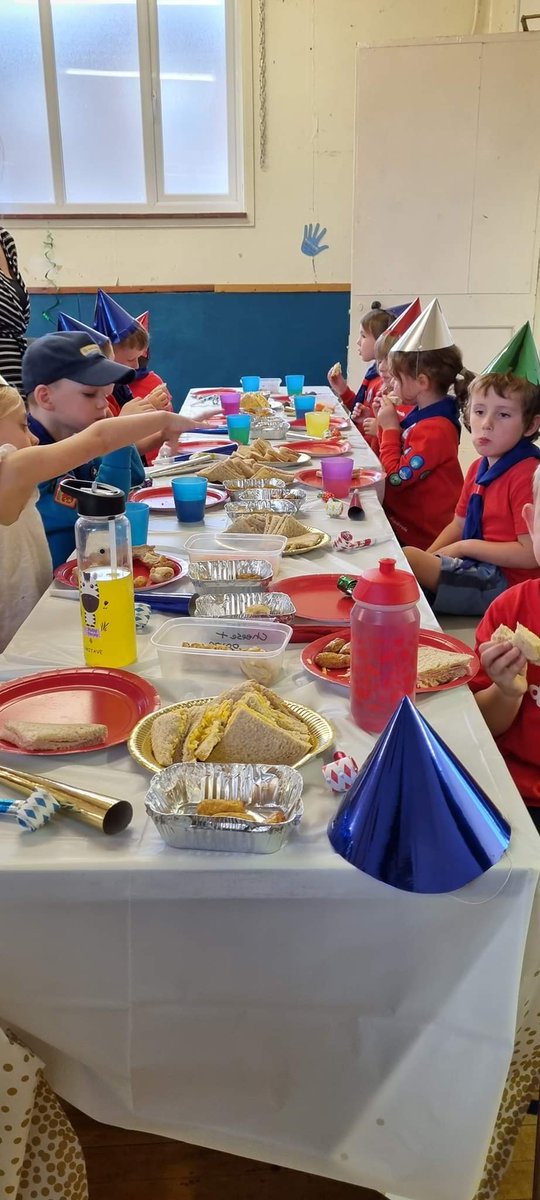 2ndSpilsby's tweet photo. We had an amazing time at our Squirrels 1st Birthday Party last night. We even had a visit from @KarlMovie from @BBCRadioLincs ! One whole year of Squirrel scouting! It's been amazing! @scouts @YoushapeLincs @LincsScout 
#squirrelscouts
#birthday
#ukscouting https://t.co/N5Nka8G9dc