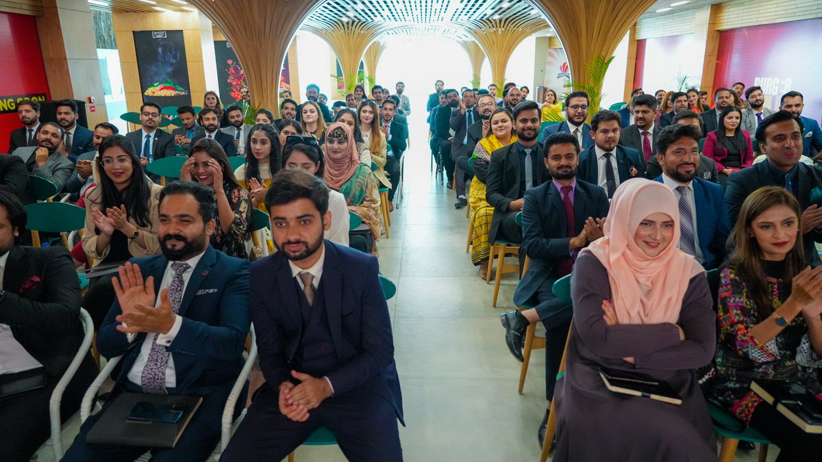 farhanjaved's tweet photo. “Success seems to be connected with action. Successful people keep moving. They make mistakes but they don’t quit.”  #Graana Sales Meeting https://t.co/ExeJUPlNu0