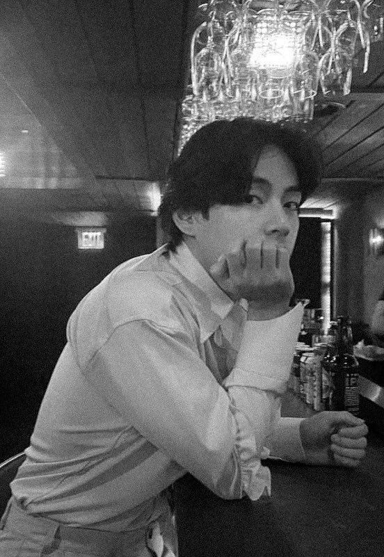 taeteland's tweet photo. i miss u https://t.co/SVg6PYnYUS