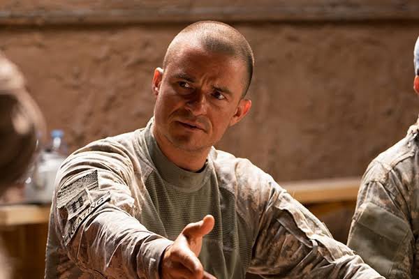 アウトポストの転がるトラックでおっ死んだ大尉、どっかで見た気がすると思ったらブラックホークダウンのブラックバーンやってた人だったね 