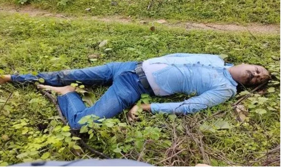 Drawing the attention of <a href="/PMOIndia/">PMO India</a> <a href="/RailMinIndia/">Ministry of Railways</a> <a href="/ircts/">Ircts</a> <a href="/RailwaySeva/">RailwaySeva</a> towards this body of Late Sri Birbhadra Singh Deo (Janpad Upadhyaksh - Lundra in Surguja of Chhattisgarh). He was found dead on railway track near Salka Rly.Stn on 11/08/2022. Tr No.18241DURG-ABKP Express <a href="/ANI/">ANI</a>