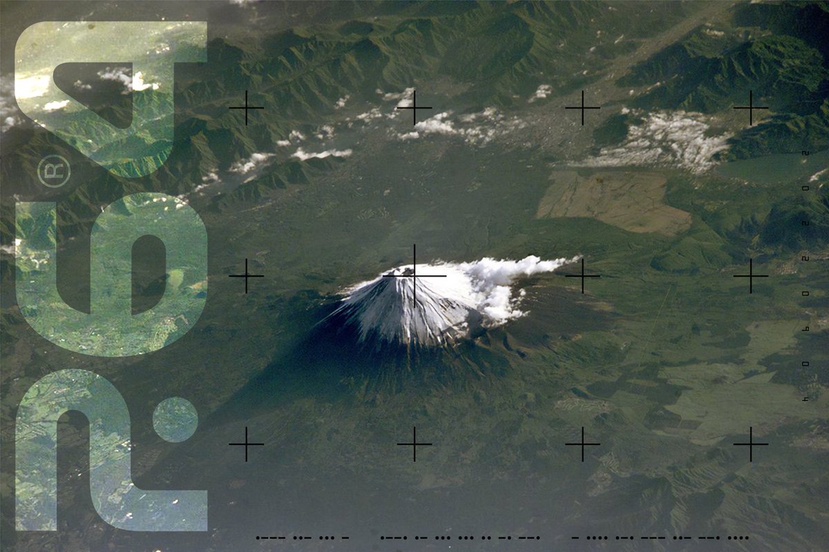 psixtyfour's tweet image. 富士山 ２０２２０９０5
#planetearthtransmissions #japan #mtfuji #justpassingthrough #iss #internationalspacestation 
#富士山
viewed from earth moon looks relatively flat &amp;gt; Mt Fuji shot from @Space_Station shows how distance affects hoe topographic features appear.
