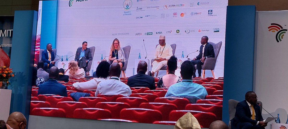 Dream_Agritech's tweet photo. #Rwanda 🇷🇼 Minister of #Agriculture, Ildephonse Musafiri, says the country is working towards establishing a fertiliser plant to blend local #fertiliser to hedge against rising prices. #AGRF2022 #TAAT #CIP #BASICS2 @CassavaMatters @IITA_CGIAR @CGIAR https://t.co/uCxy1HDV8s