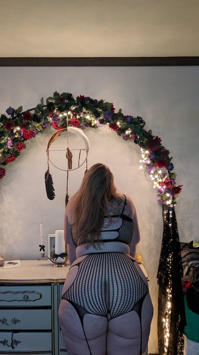 Onlyfans_deal's tweet photo. Front or back which one you prefer first ❓❓
Follow @Chantal08672440
Sub To Her OF Big 80% Sale Going On🔥😈

❥ Daily content
❥ Solo play / Couple play
❥ Exclusive pics &amp; vids
❥ 1-1 chat
❥ Customs
❥ Dick rating

‼️𝐋𝐢𝐧𝐤 𝐈𝐧 𝐂𝐨𝐦𝐦𝐞𝐧𝐭 ‼️ https://t.co/HJfSD0cSmK