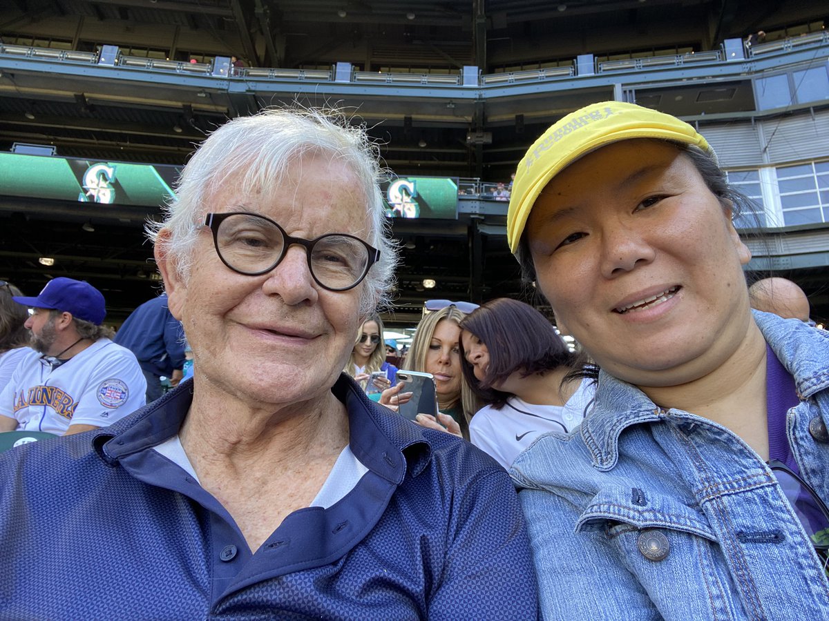 I went to my first ever <a href="/MLB/">MLB</a> ⚾️ game this afternoon. <a href="/Mariners/">Seattle Mariners</a> vs. <a href="/whitesox/">Chicago White Sox</a> at <a href="/TMobilePark/">T-Mobile Park</a>. 

A great way to spend a sun filled labour-less Labour Day! 🌞 

Home team lost 😞.