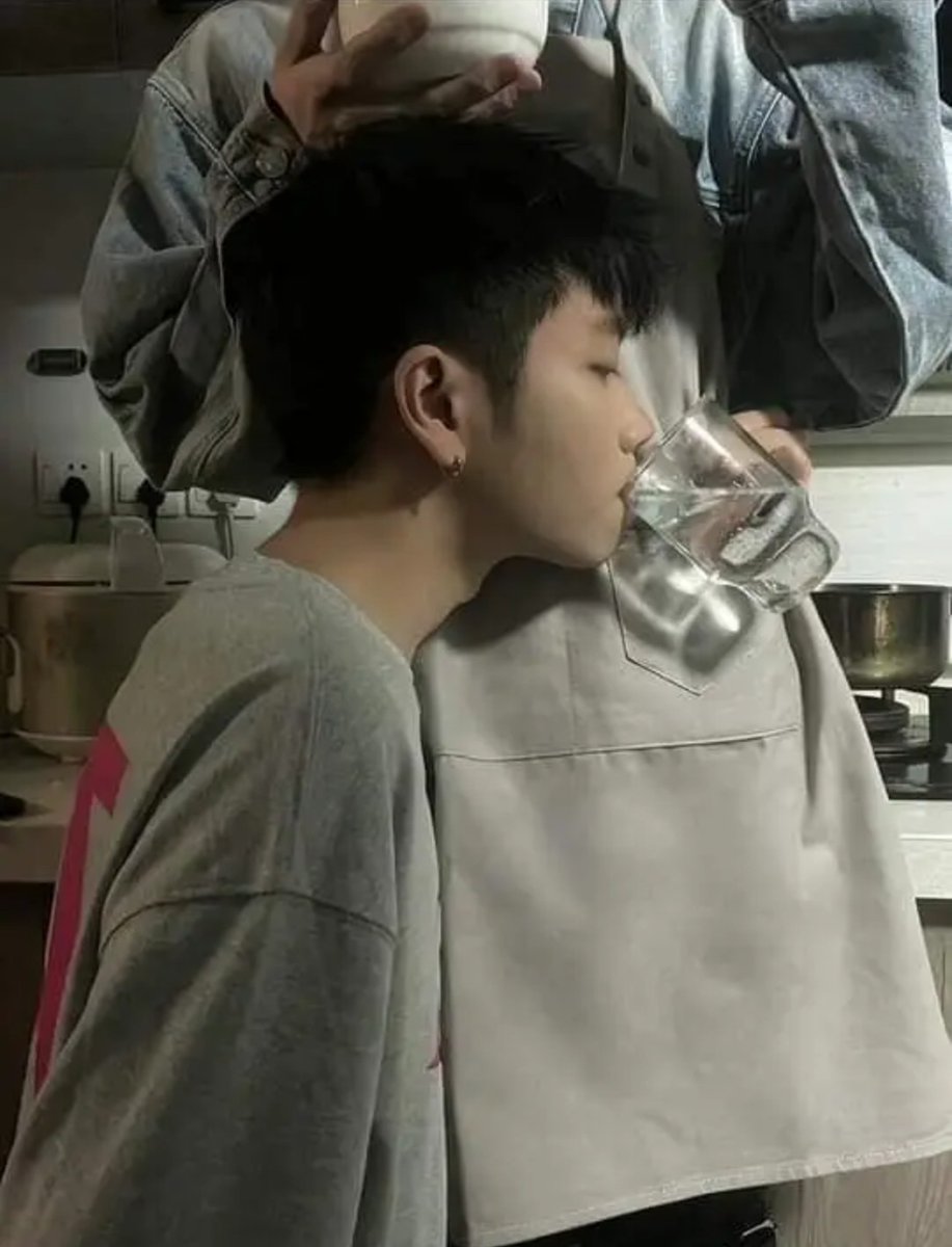 Lilucha_N's tweet photo. A mí...ni en un muslo🤣 https://t.co/6Ji8Hhm5WU