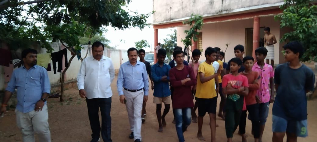 mb_telangana's tweet photo. #MissionBhagiratha Superintendenting Engineer along with EE inspected water supply in KGBV, ST Boys Hostel, SC Hostel at Maheshwaram of Rangareddy. And an awareness programme in TSWREIS Boath of Adilabad.

@SmitaSabharwal @DayakarRao2019 https://t.co/nyqcpkeNdR