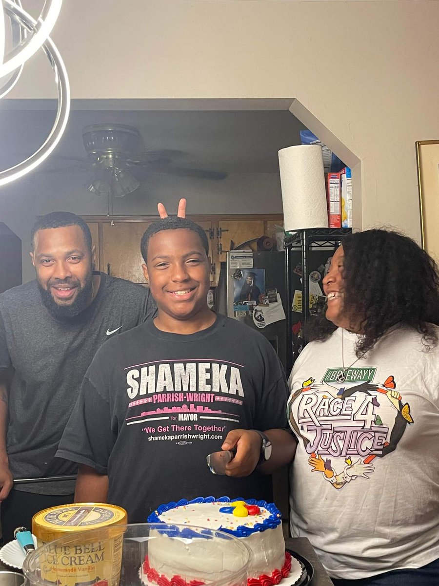 Seasoned4u's tweet photo. Feeling like I lost some cool points as a parent but today was still a good day y’all:-) We love you James IV #HBD #aslongasthesekidsloveme ❤️ #4down2togo #itsthelittlethings #familytime
📷 = Damiona https://t.co/AxzPIWe2SD