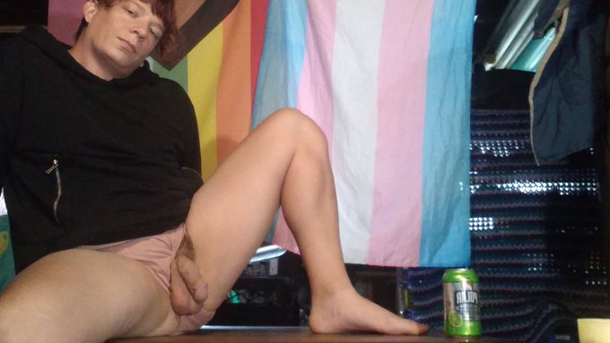 Are you smoking or sucking?😏 https://t.co/1qTKMjvb9J