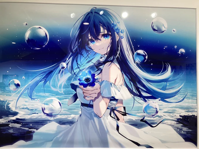 おしお先生の個展に行ってきました!先生の色使いや描く世界観が最高でした!会場内の曲と相まって個展を楽しむことができました! #青光 